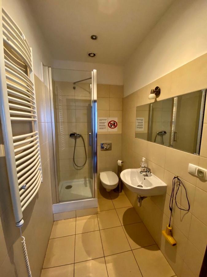 Ametyst Hostel Краков Экстерьер фото