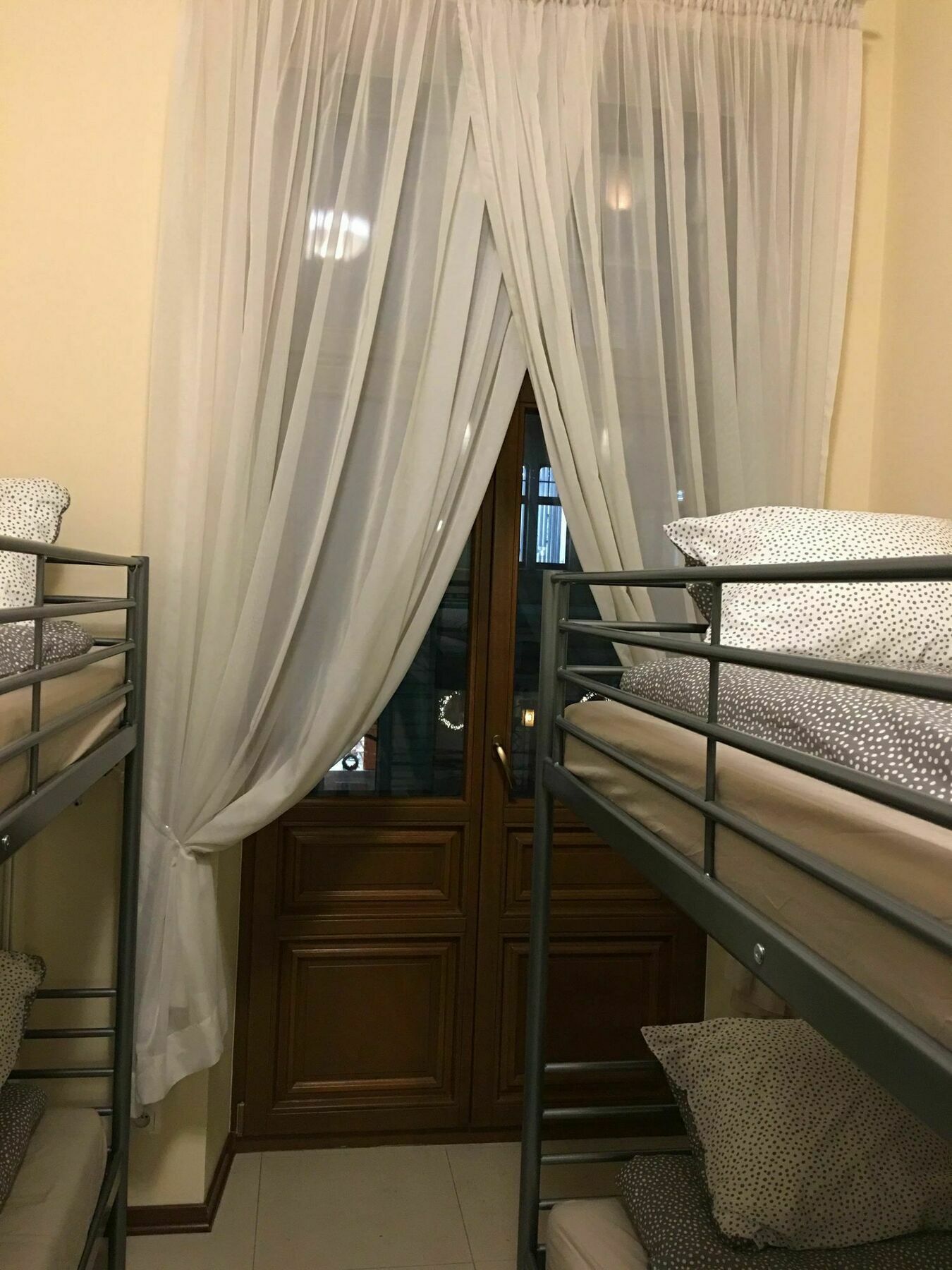 Ametyst Hostel Краков Экстерьер фото