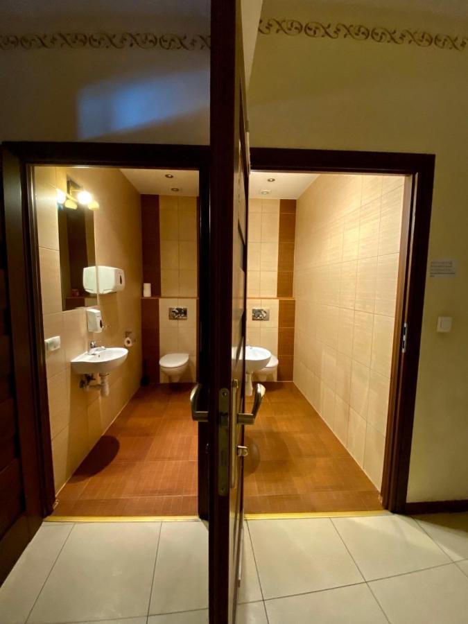 Ametyst Hostel Краков Экстерьер фото